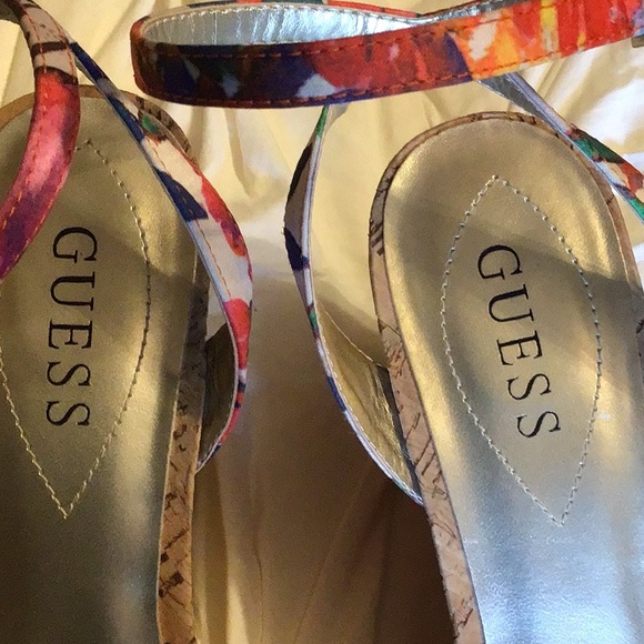 Beautiful Guess wedge ankle strap sandles - Picture 4 of 7